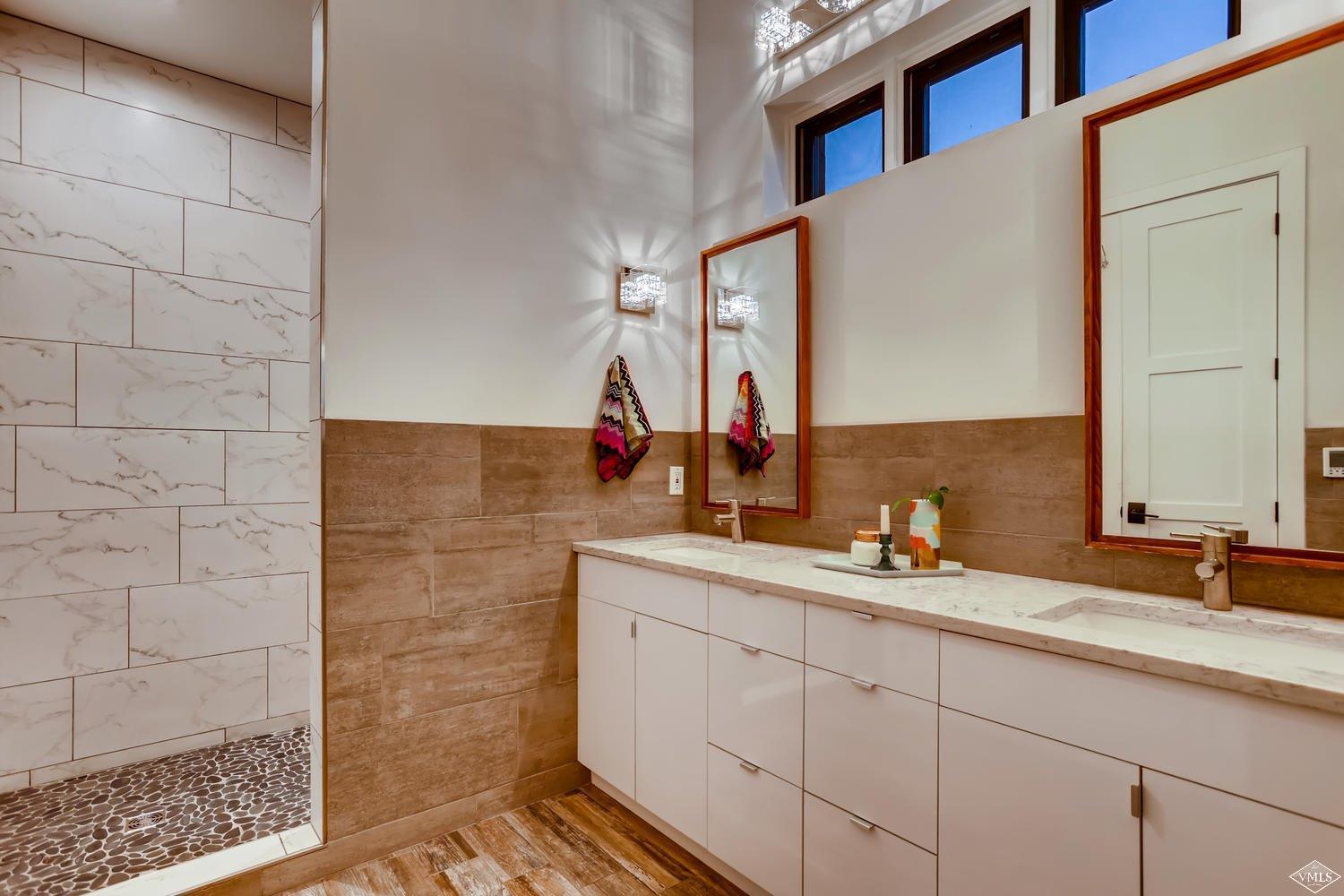 211 Hackamore Road Edwards, CO 81632 - Photo 24 of 28 2 bedroom side Master Bathroom
