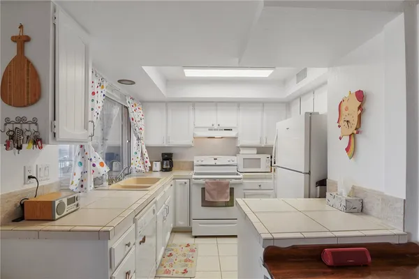 $249,000 | 565 Jones Drive, Unit 3B, Lake Havasu City, AZ 86406