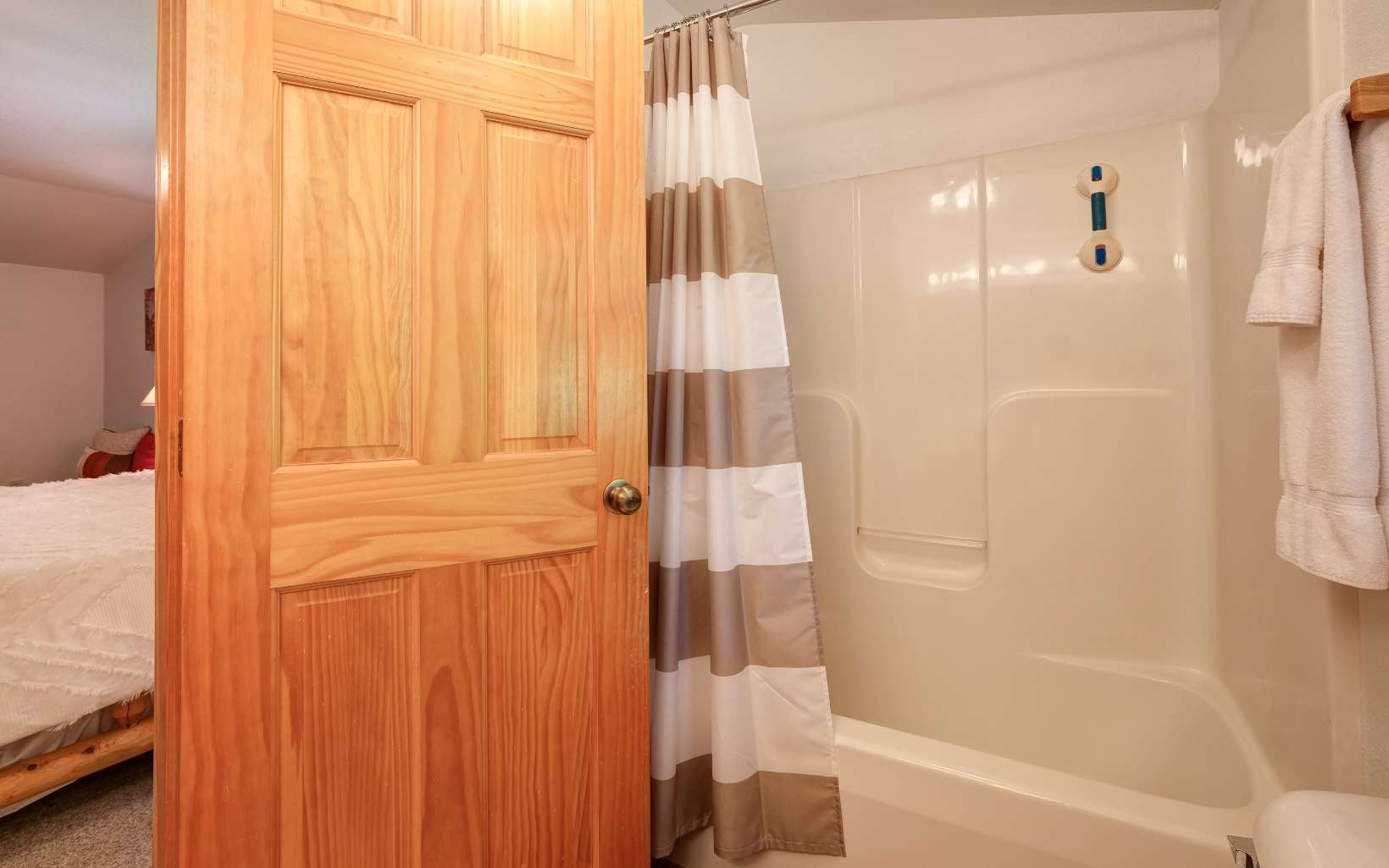 628 Sandy Gap Road Murphy, NC 28906 - Photo 41 of 58 a bathroom with a shower