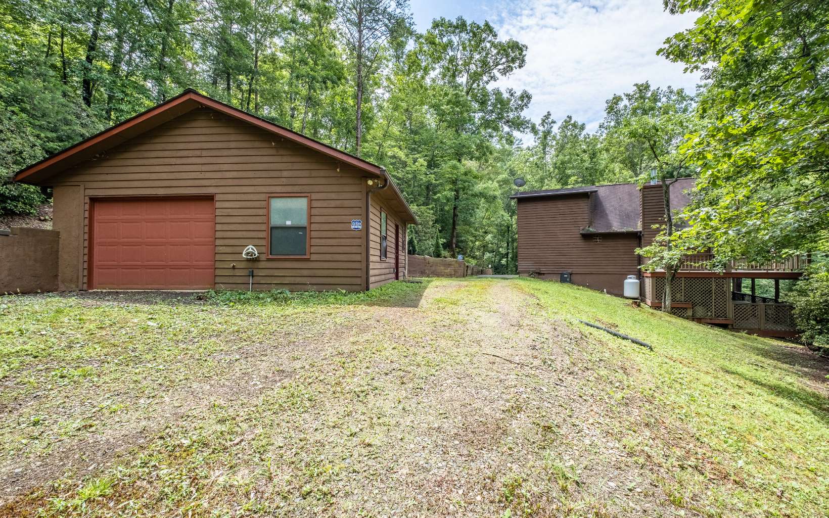 628 Sandy Gap Road Murphy, NC 28906 - Photo 5 of 58 a house with a yard