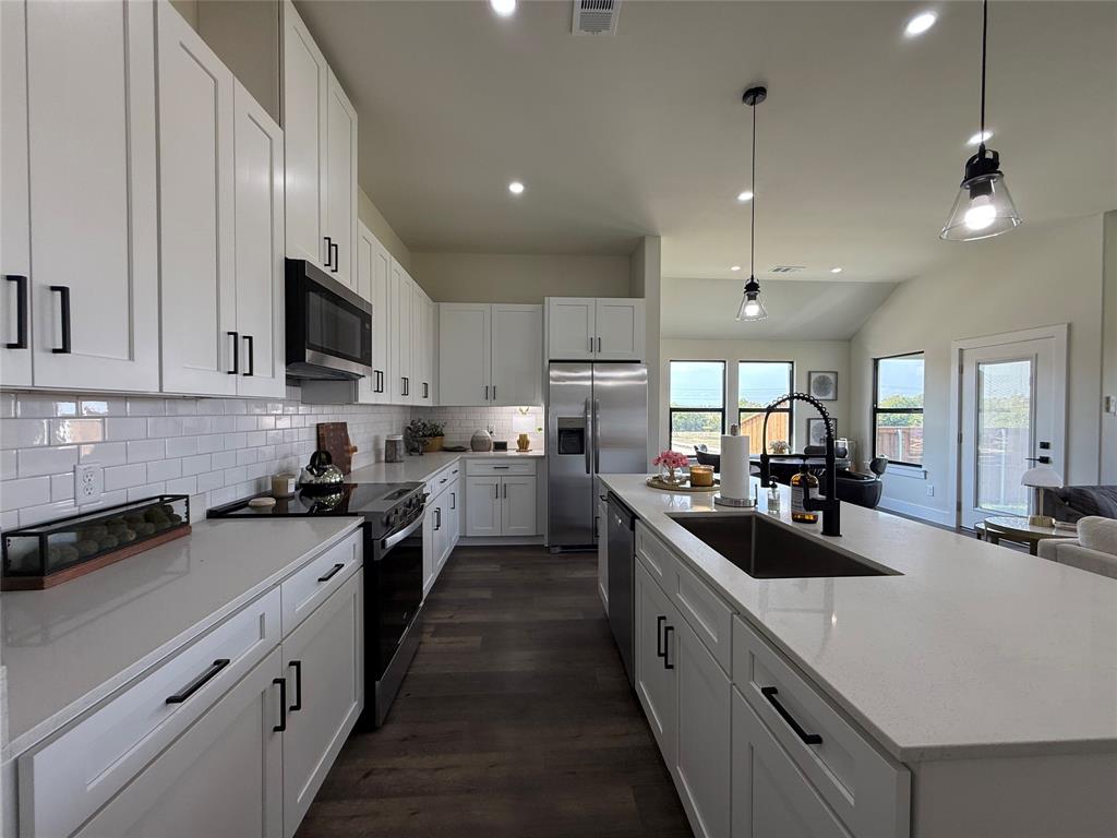 201 Reliance Road Godley, TX 76044 - Photo 10 of 29 Gallery Image 10