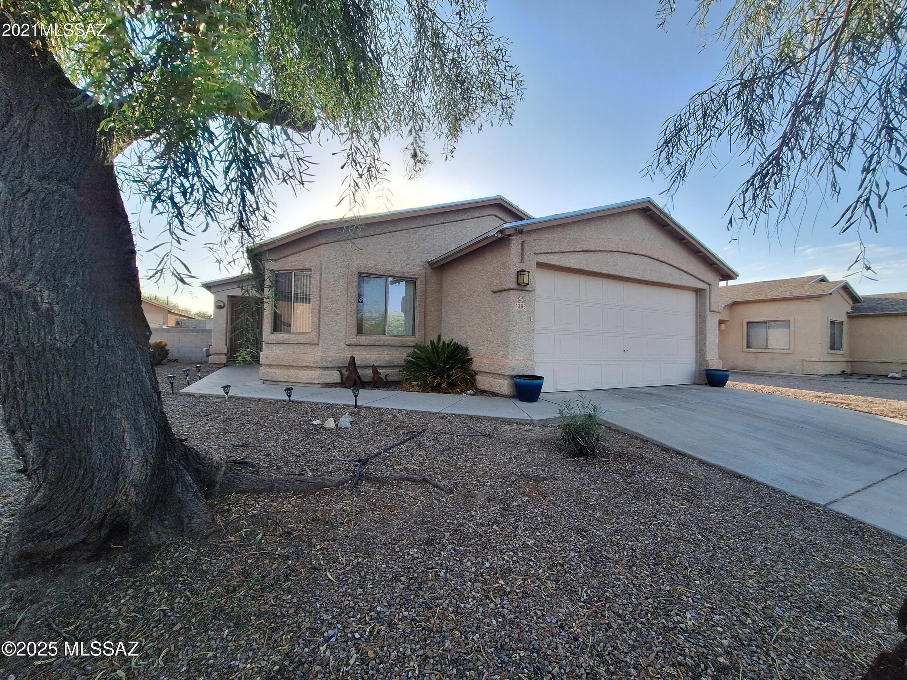 4396 South Valley Road Tucson, AZ 85714 - Photo 2 of 42 Gallery Image 2