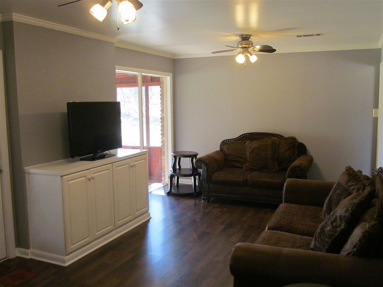 2444 East Hawthorne Road Bartlett, TN 38134 - Photo 14 of 25 Another view of family room