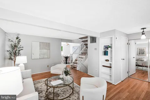 $795,000 | 2038 Brooks Square Place, Falls Church, VA 22043