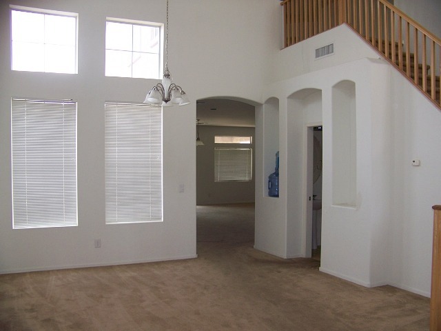 2029 West Carter Road Phoenix, AZ 85041 - Photo 4 of 16 Photo