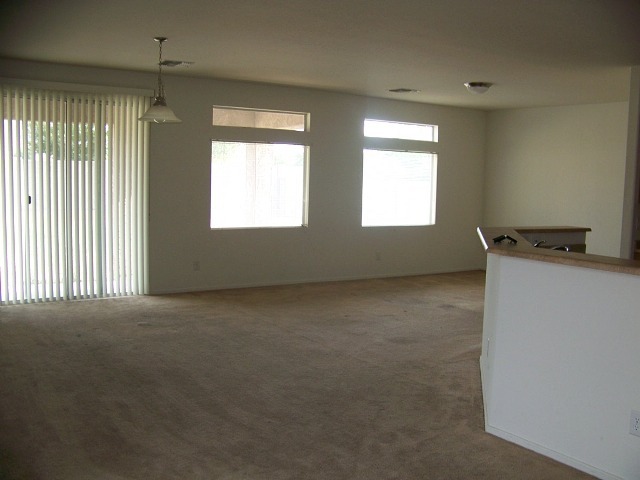 2029 West Carter Road Phoenix, AZ 85041 - Photo 5 of 16 Photo