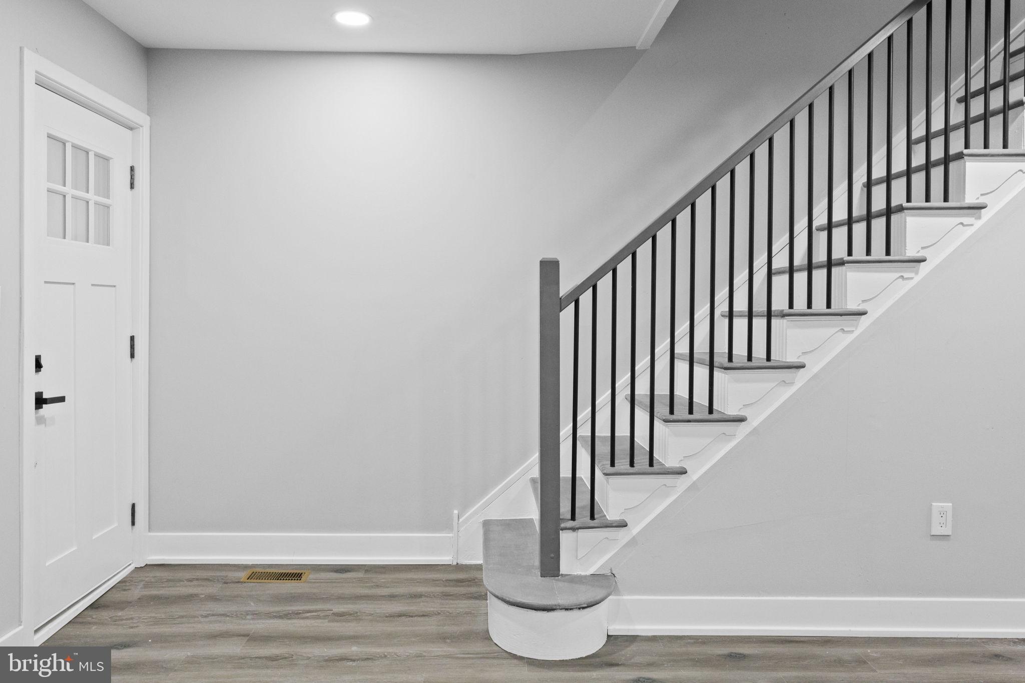 449 Delmar Street Philadelphia, PA 19128 - Photo 3 of 35