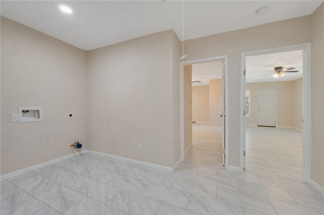 401 East 3rd Street Hearne, TX 77859 - Photo 10 of 25 a view of an empty room