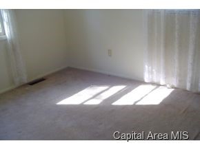 25 Salem Road Springfield, IL 62702 - Photo 4 of 10 Gallery Image 4