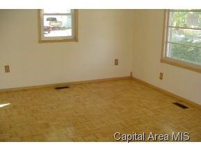 25 Salem Road Springfield, IL 62702 - Photo 7 of 10 Gallery Image 7