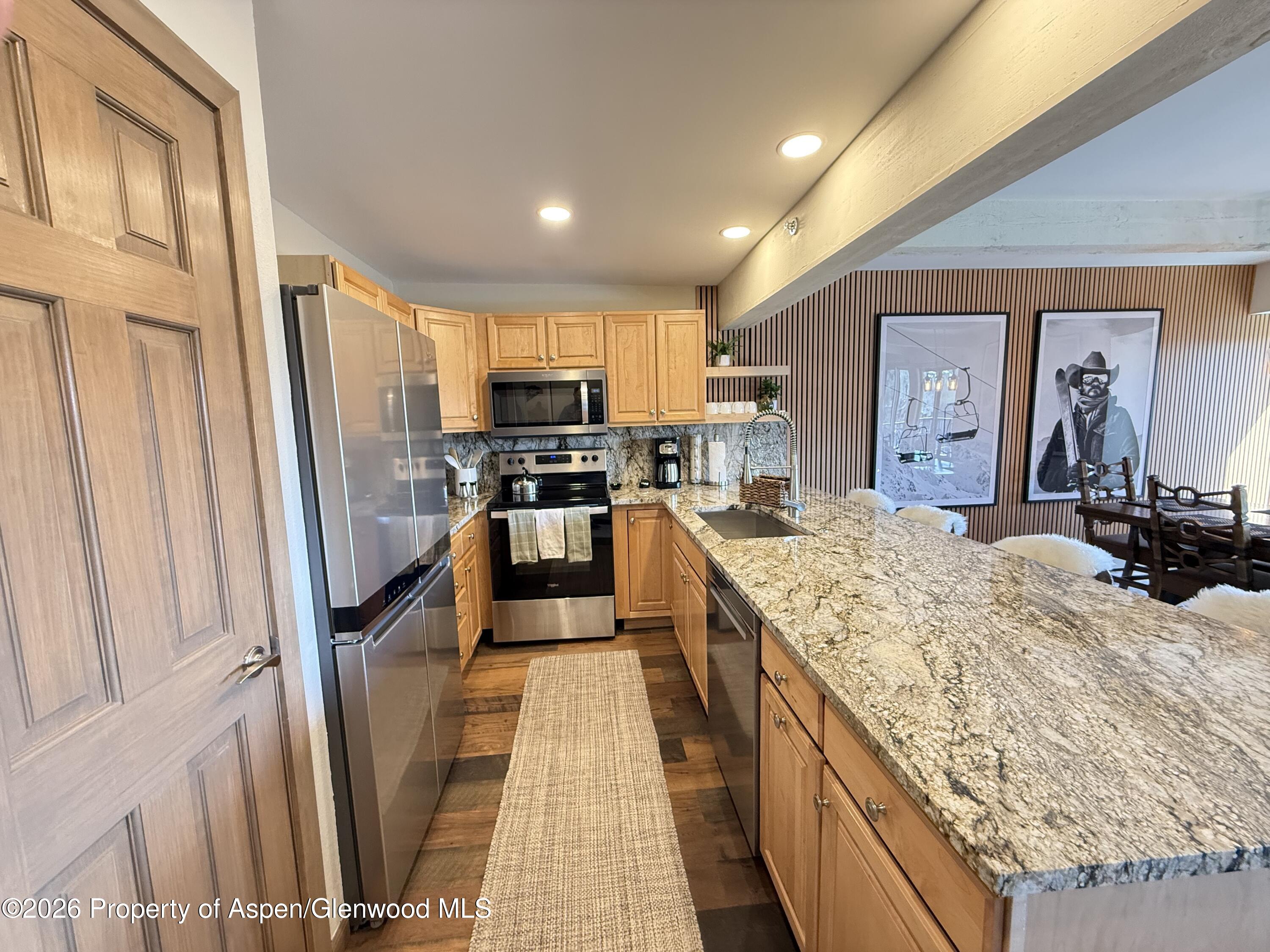 55 Upper Woodbridge Road, Unit E2 Snowmass Village, CO 81615 - Photo 8 of 41 IMG_2678