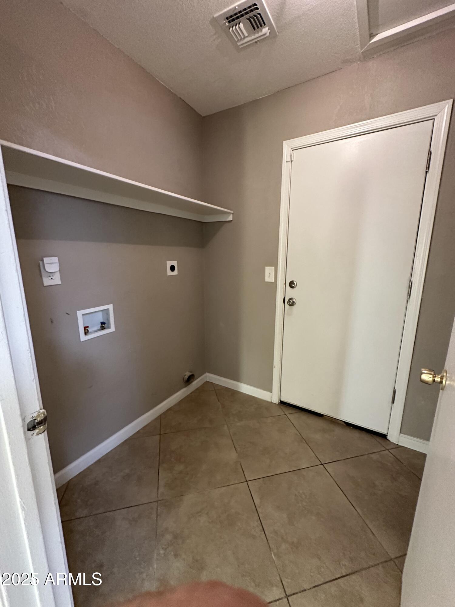 4639 West Ruth Avenue Glendale, AZ 85302 - Photo 9 of 23 an empty room