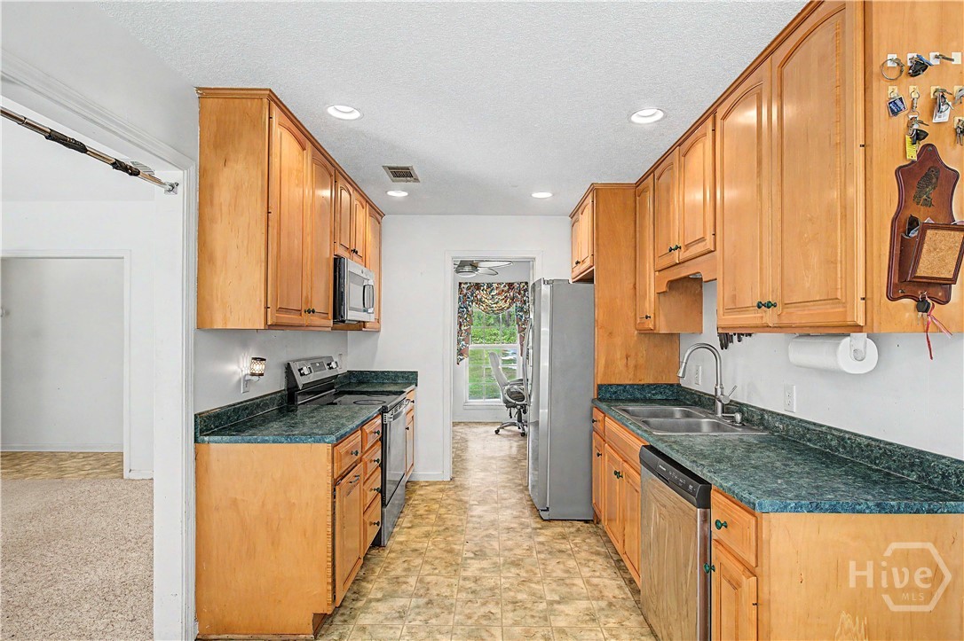 215 Herbert Kessler Road Guyton, GA 31312 - Photo 4 of 17