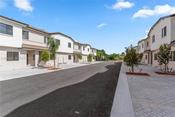 $2,500 | 417 Southwest 1st Street, Unit 1, Florida City, FL 33034