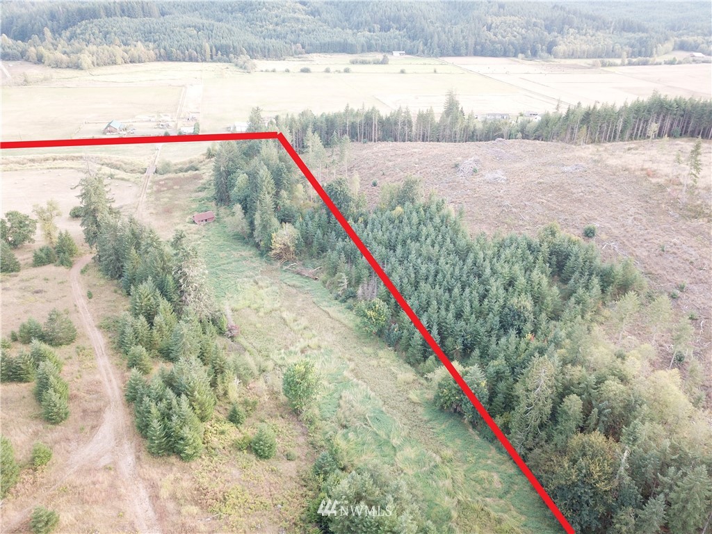 1980 Lincoln Creek Road Rochester, WA 98579 - Photo 8 of 22 a view of bath area with lake