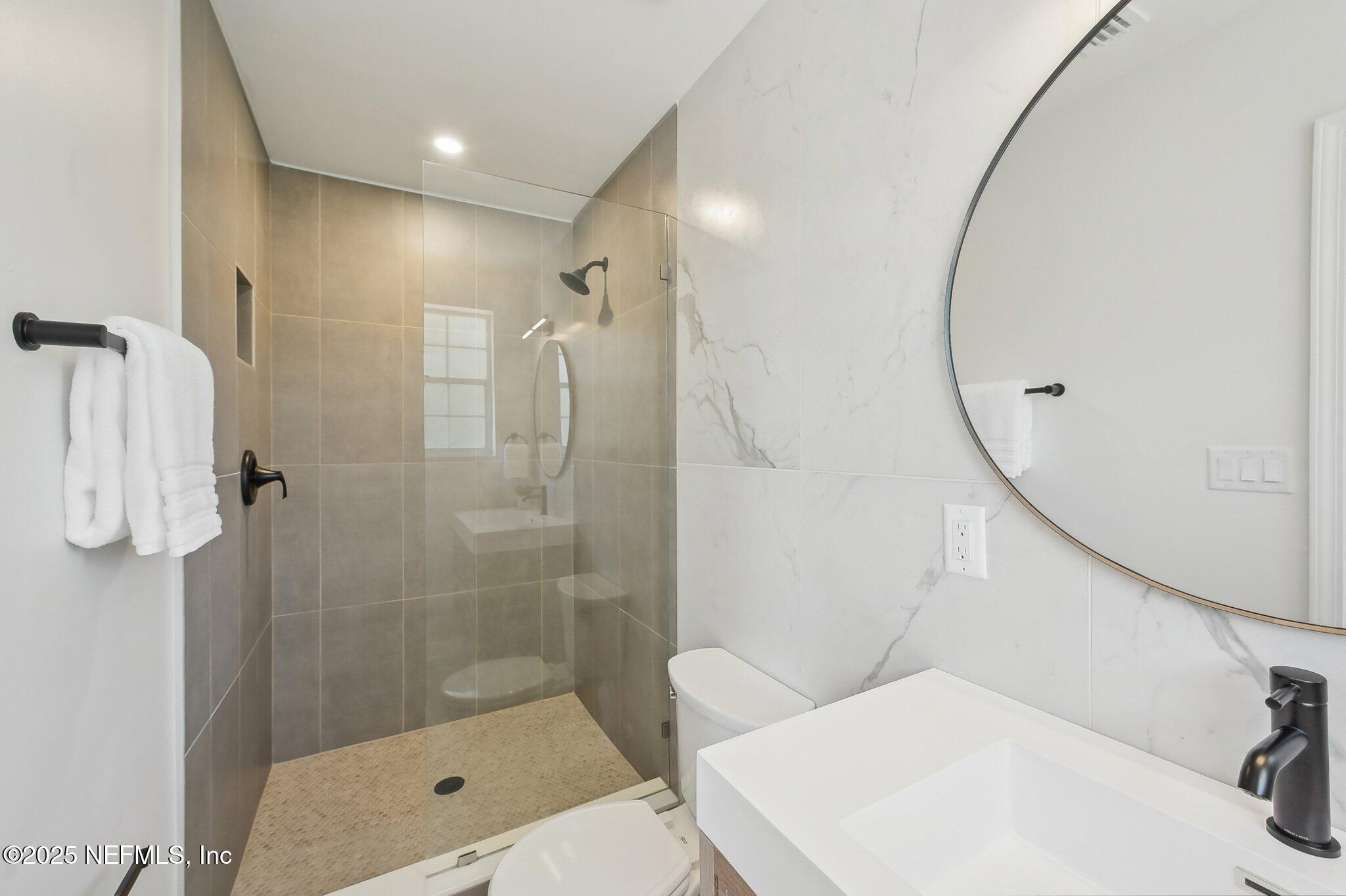 4704 Nottingham Road Jacksonville, FL 32210 - Photo 22 of 37 Ensuite Bathroom
