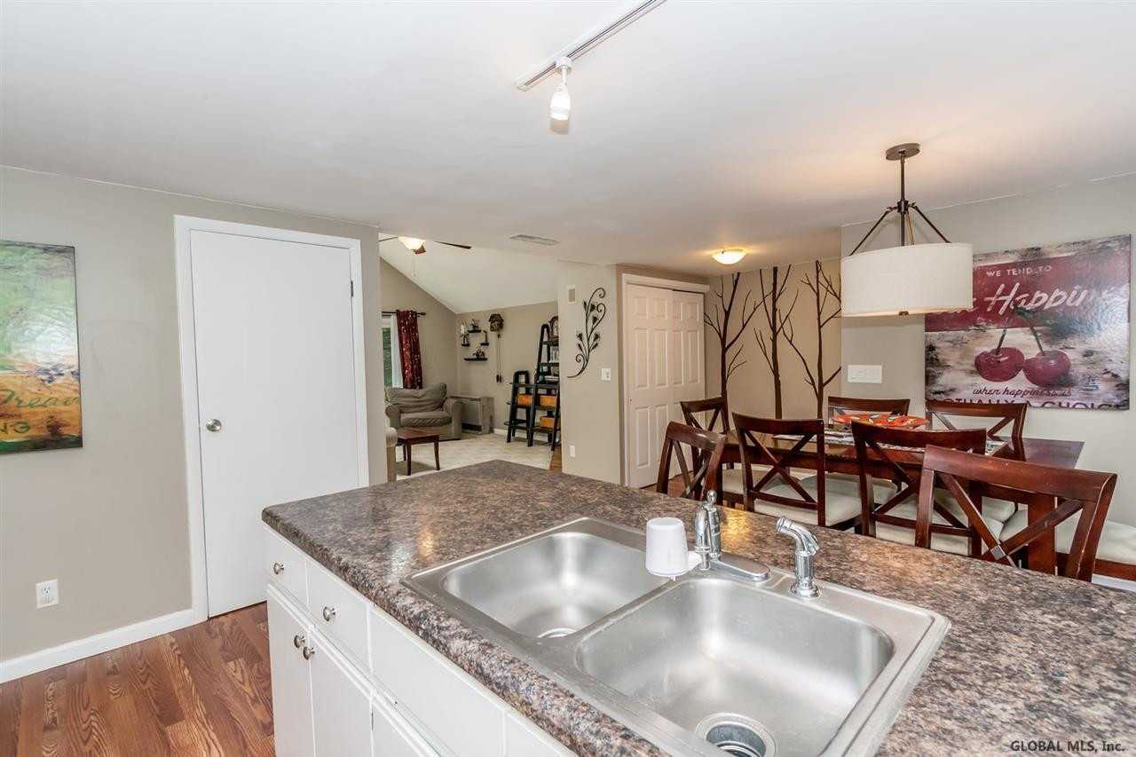 206 Thimbleberry Road Malta, NY 12020 - Photo 3 of 25 Photo 3