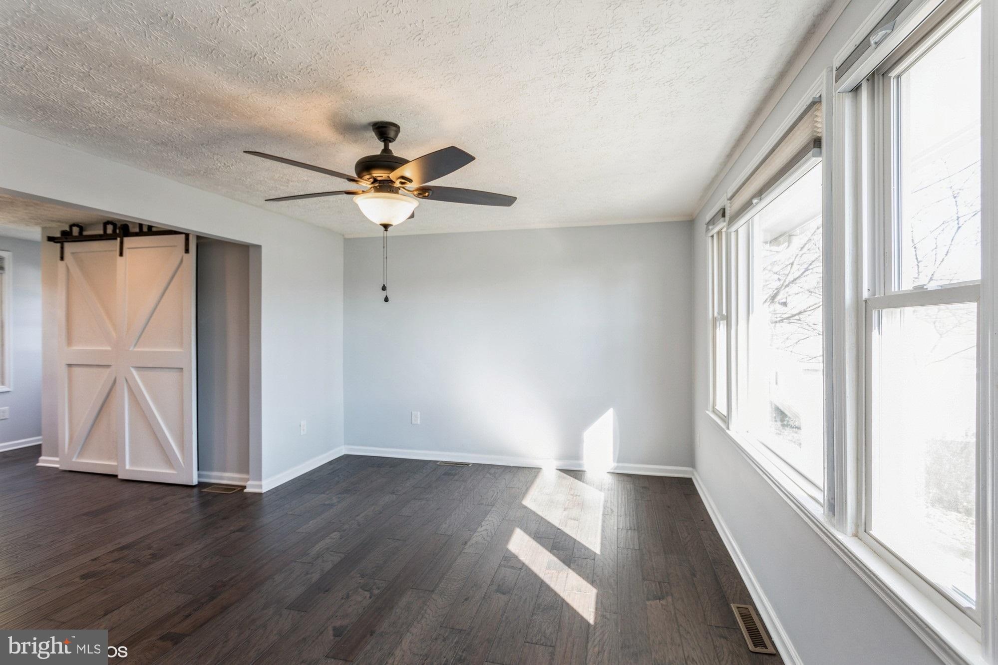 9828 Courthouse Road Spotsylvania, VA 22553 - Photo 13 of 38 Living Room