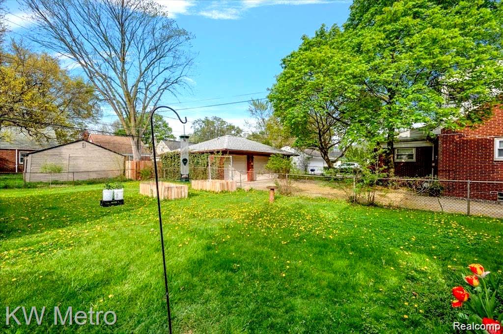 2182 Vernier Road Grosse Pointe, MI 48236 - Photo 28 of 32