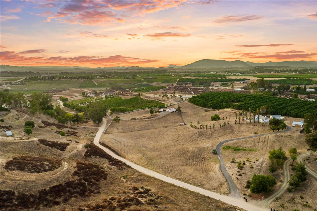 40752 Los Amantes Road Temecula, CA 92592 - Photo 40 of 64