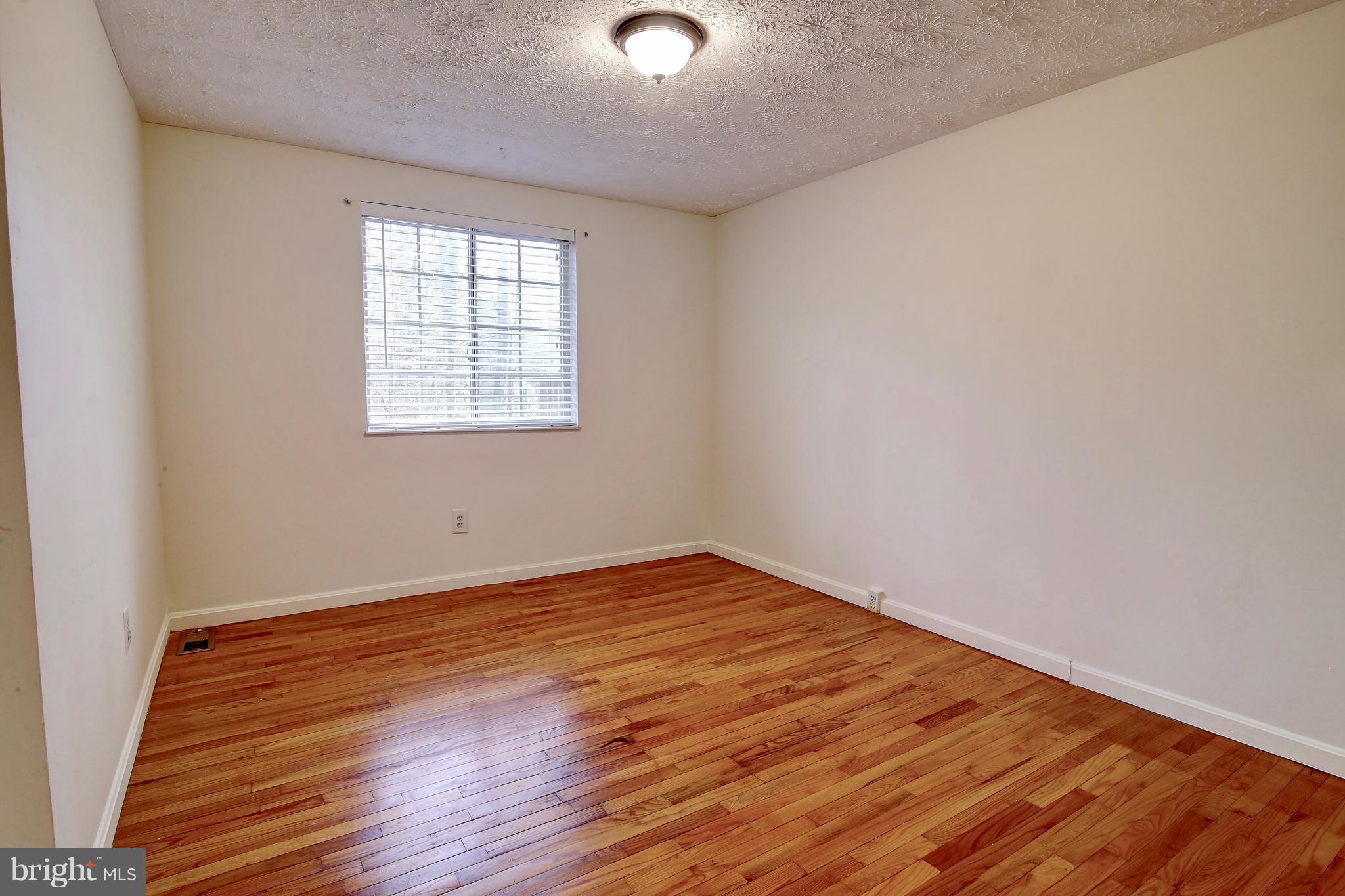11501 Ivy Bush Court Reston, VA 20191 - Photo 6 of 24 Dining Room