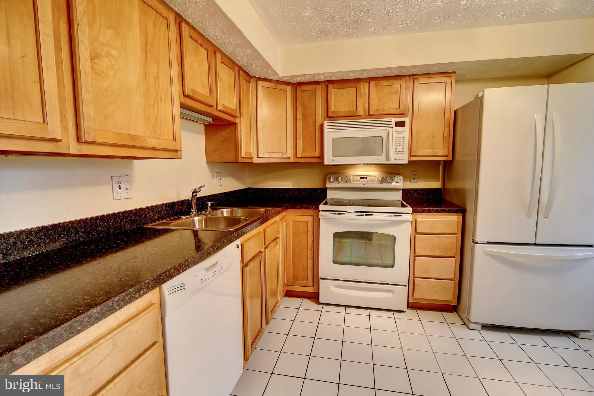 11501 Ivy Bush Court Reston, VA 20191 - Photo 8 of 24 Kitchen