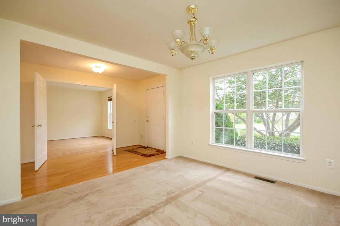 16 Ripley Road Stafford, VA 22556 - Photo 8 of 27 Dining Room