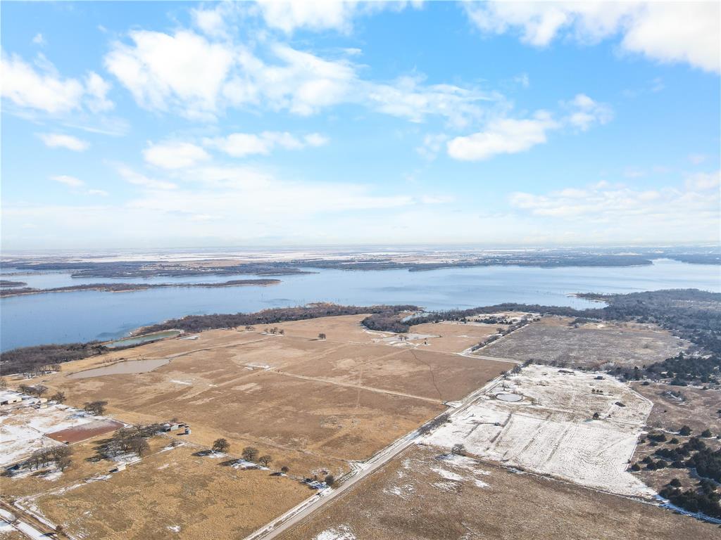 2465 Harpole Road Tioga, TX 76271 - Photo 3 of 14 a view of an ocean