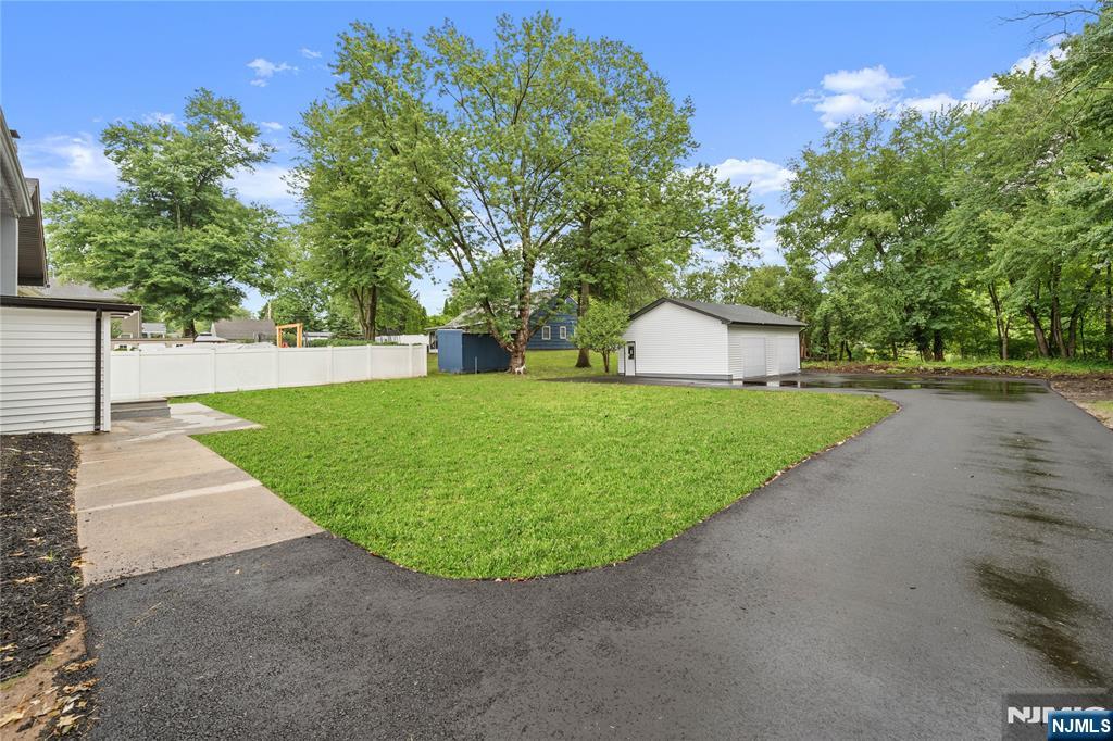 100 Pier Lane Fairfield, NJ 07004 - Photo 20 of 25
