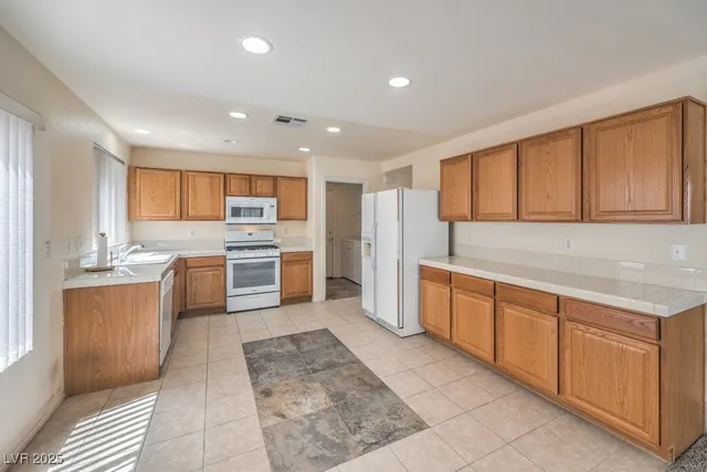 $2,050 | 3728 Ashling Street, Las Vegas, NV 89129