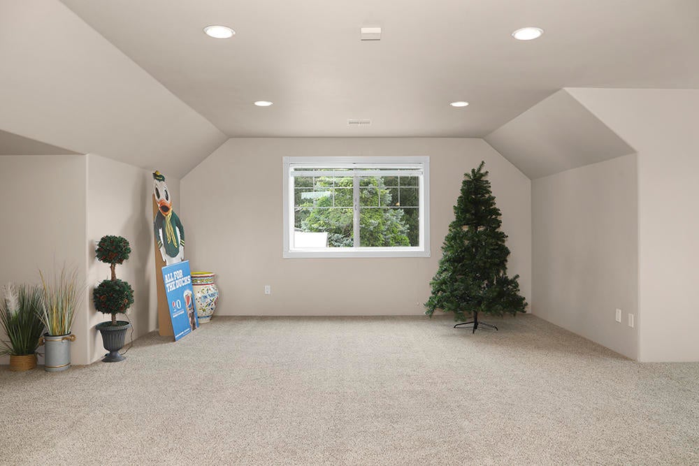 2315 Northeast Scoville Road Grants Pass, OR 97526 - Photo 39 of 53 Upstairs Family Room