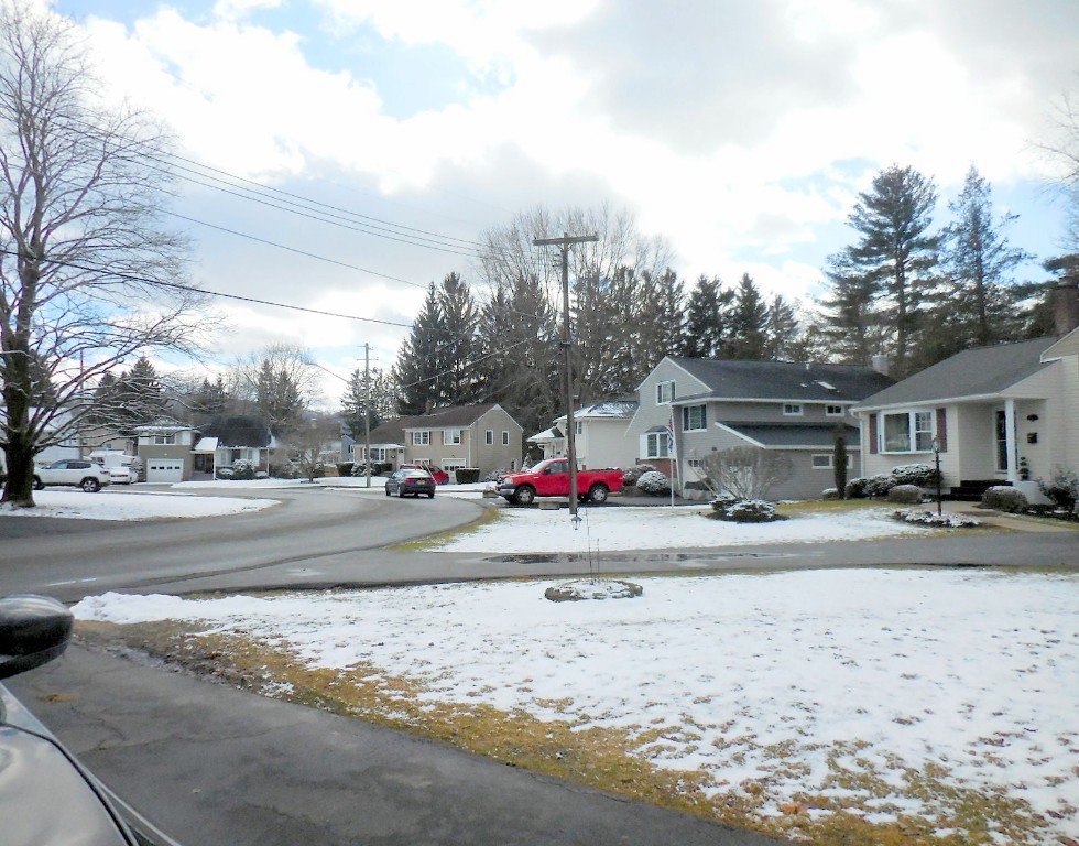4 Ritchie Road Binghamton, NY 13901 - Photo 4 of 44 Gallery Image 4
