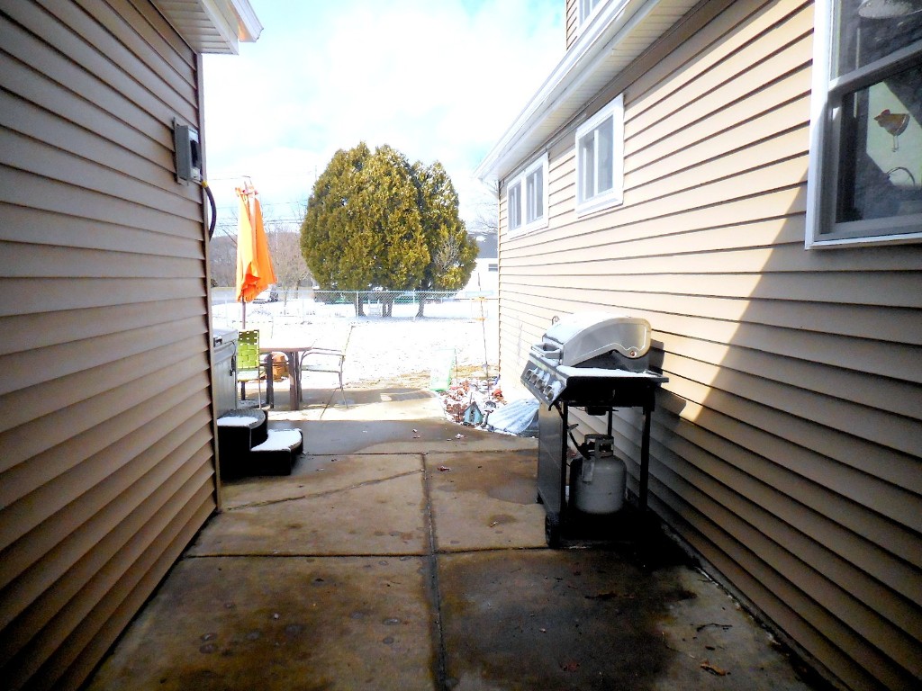 4 Ritchie Road Binghamton, NY 13901 - Photo 8 of 44 Gallery Image 8