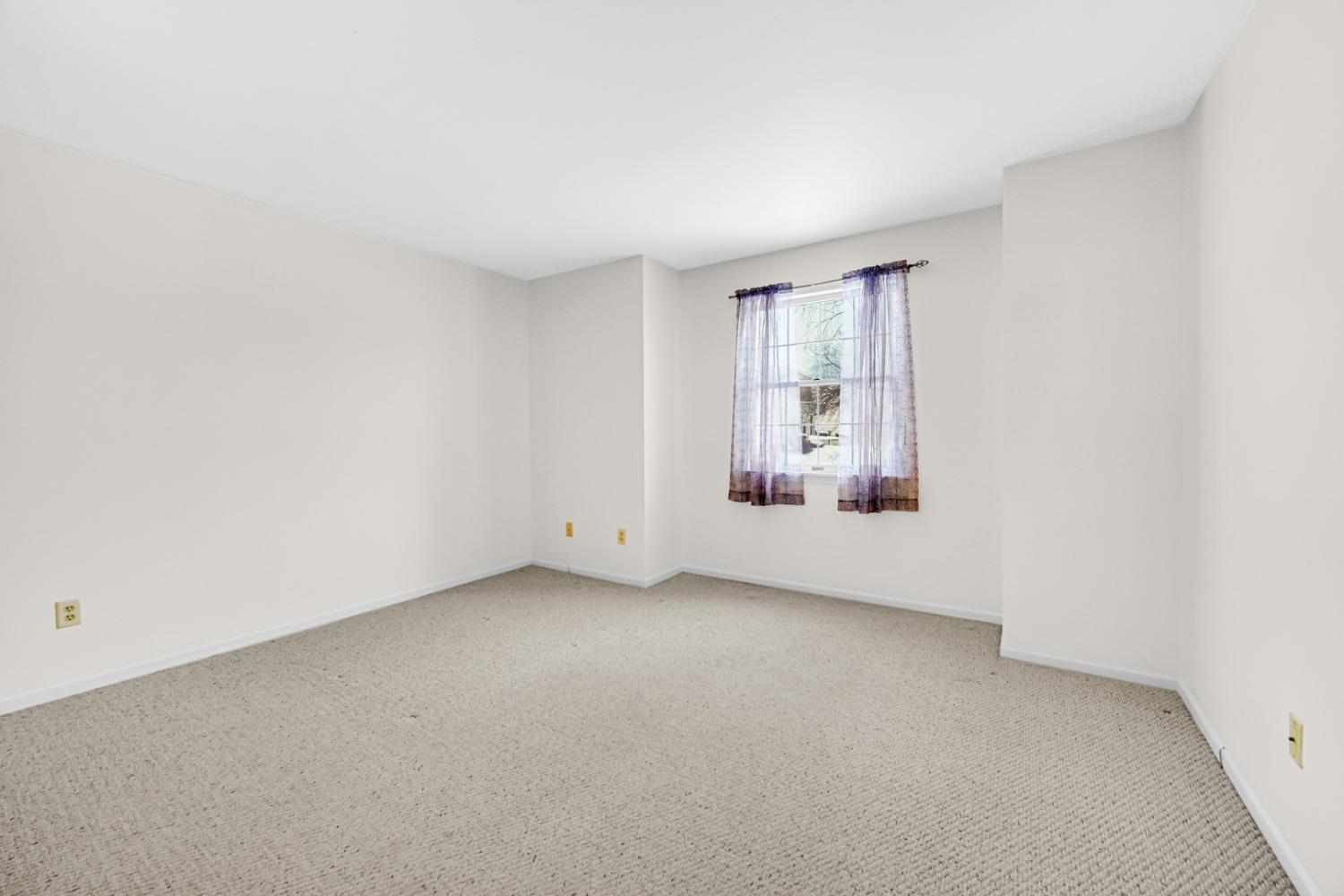 1069 Millpond Road, Unit D Valparaiso, IN 46385 - Photo 11 of 21 1500x1000
