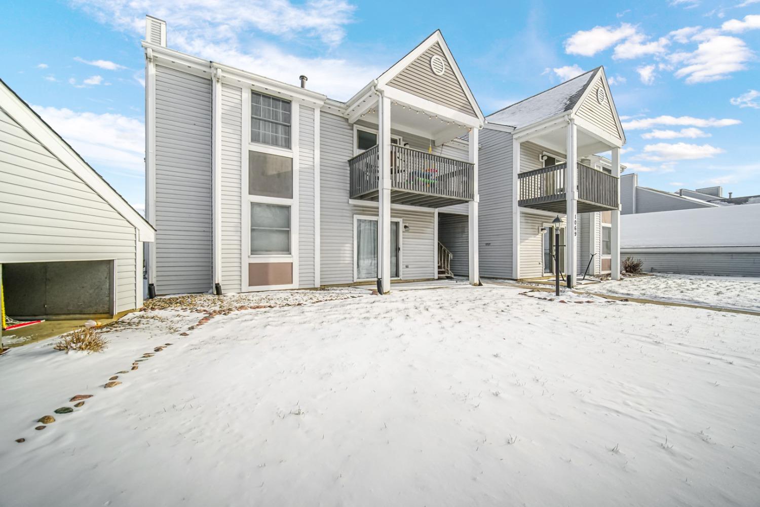 1069 Millpond Road, Unit D Valparaiso, IN 46385 - Photo 3 of 21 1500x1000
