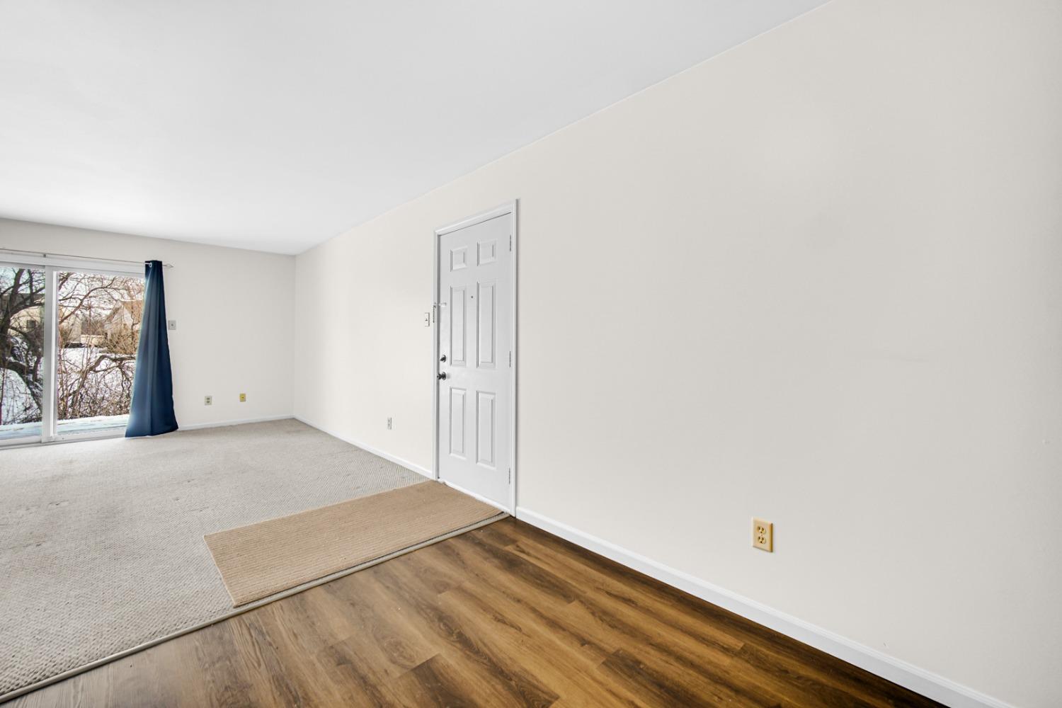 1069 Millpond Road, Unit D Valparaiso, IN 46385 - Photo 4 of 21 1500x1000