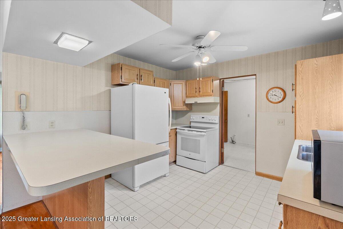 918 Bon Air Road Lansing, MI 48917 - Photo 17 of 44 23-Media Jett - 21