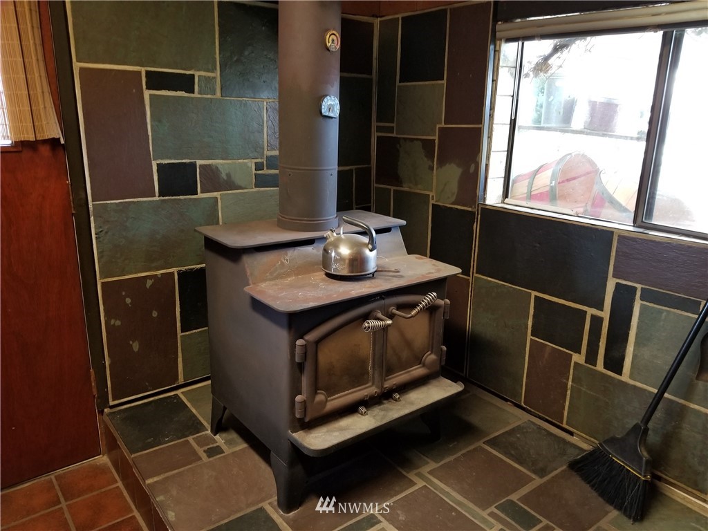 7258 Jackson Road Blaine, WA 98230 - Photo 5 of 14 Gallery Image 5
