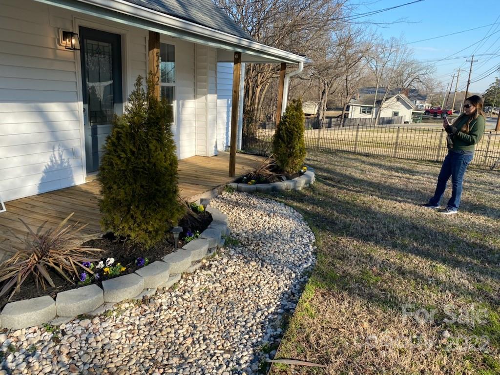 572 Old Charlotte Road Southwest Concord, NC 28027 - Photo 2 of 19 Gallery Image 2