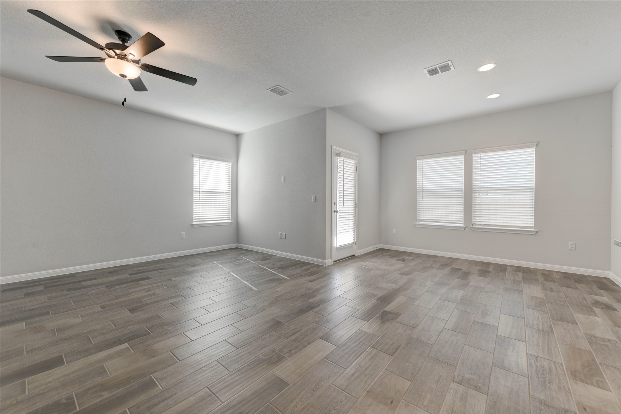 10716 Timber Brook Pass Austin, TX 78747 - Photo 6 of 33 a view of an empty room with a window