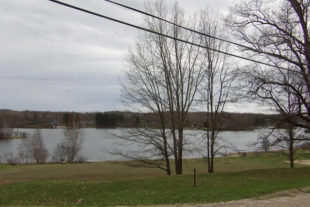 $8,800 | 23094 Apache Trail, Evart, MI 49631