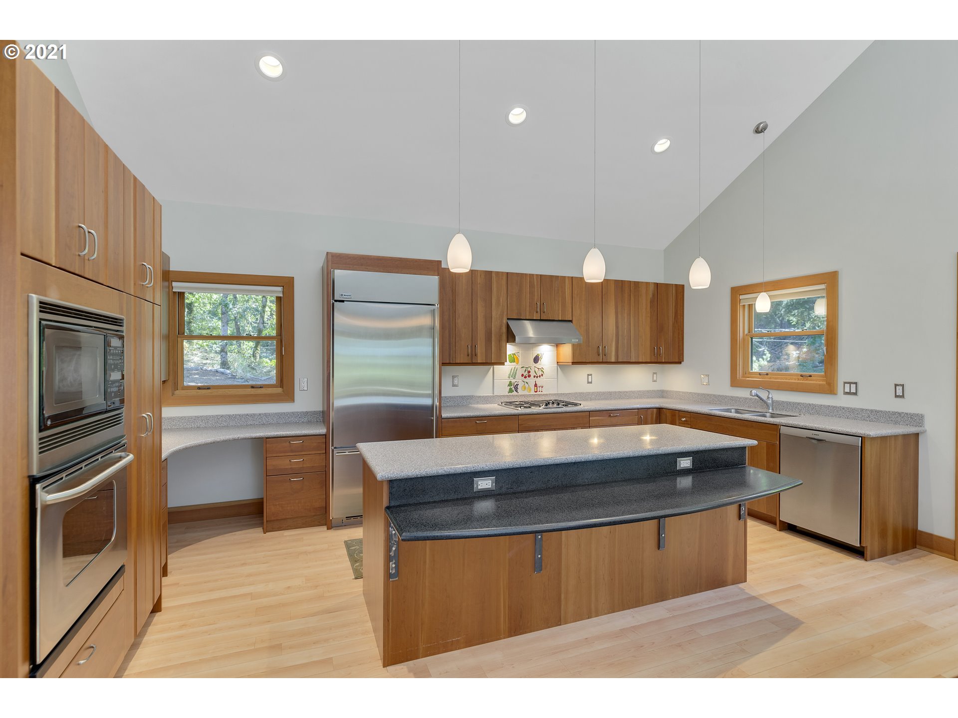 600 Highline Road Hood River, OR 97031 - Photo 14 of 32