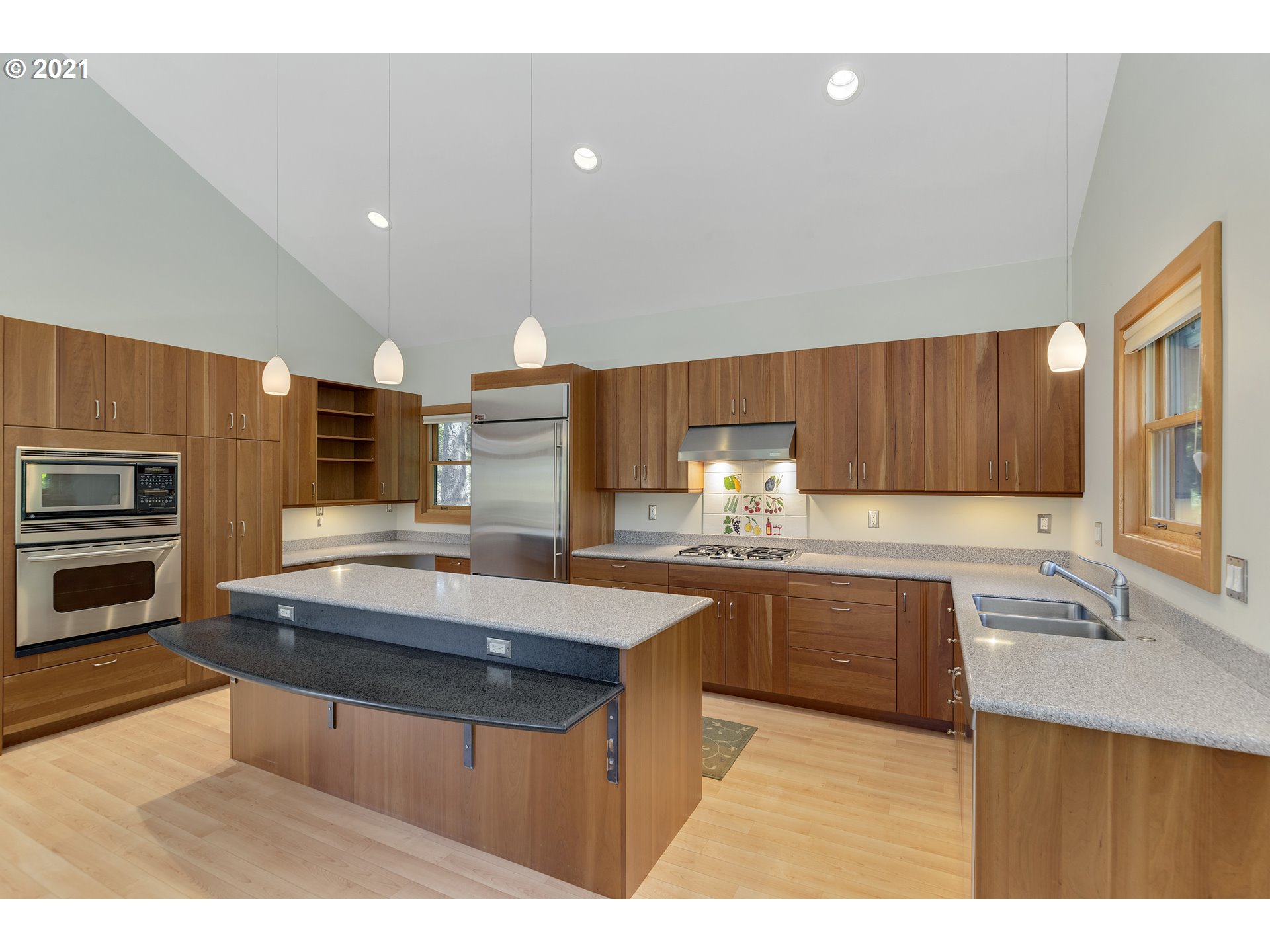 600 Highline Road Hood River, OR 97031 - Photo 15 of 32