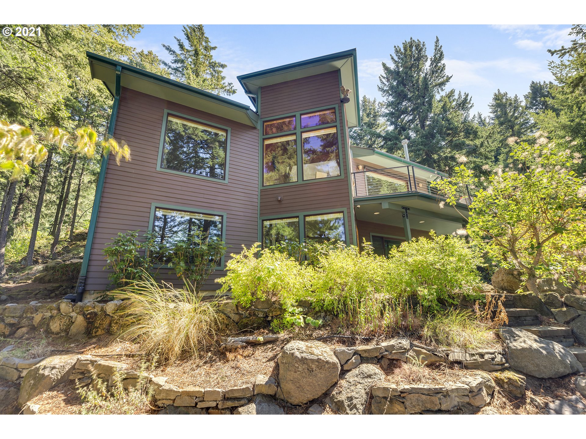 600 Highline Road Hood River, OR 97031 - Photo 4 of 32