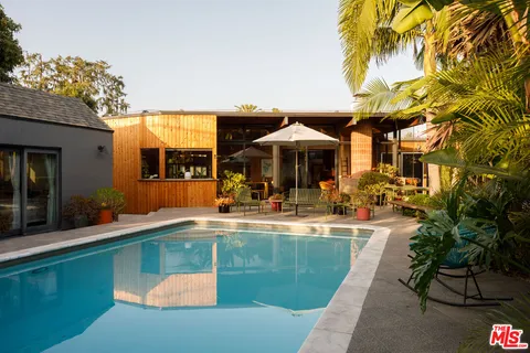 $1,799,000 | 2813 5th Avenue, Los Angeles, CA 90018