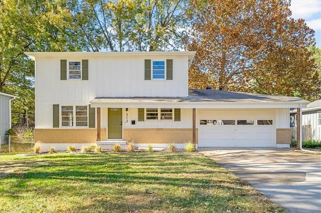 $395,000 | 313 South Walker Street, Olathe, KS 66061