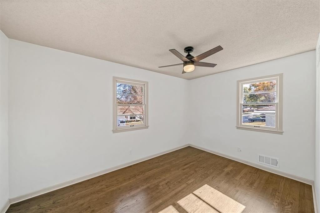 313 South Walker Street Olathe, KS 66061 - Photo 14 of 33