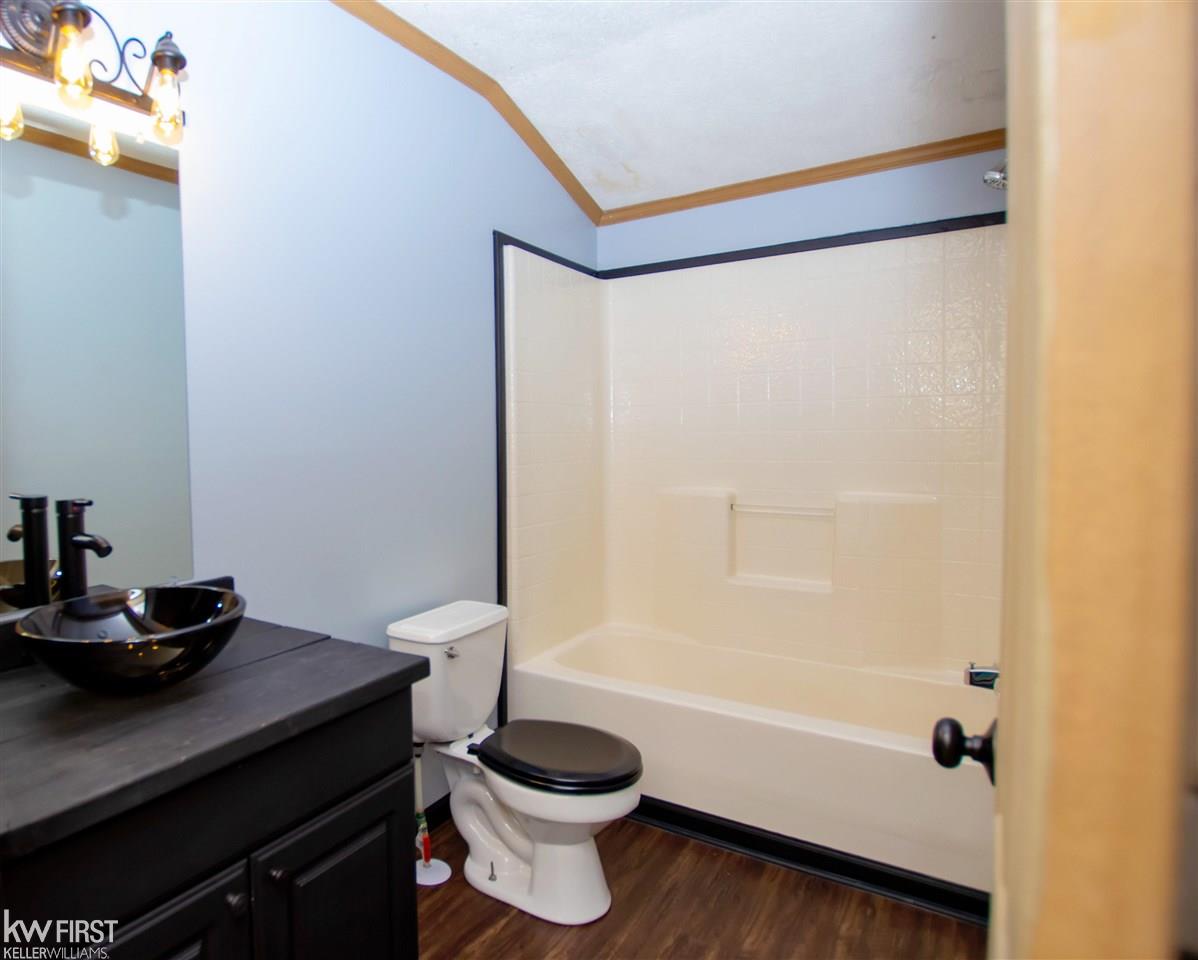 9416 East Richfield Road Davison, MI 48423 - Photo 14 of 25 50048079-13.JPG