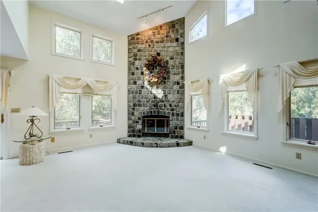 $364,900 | 44 Colonial Circle, Perinton, NY 14450