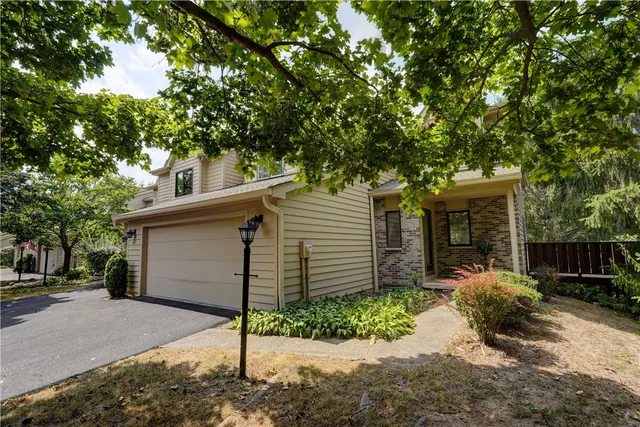 $364,900 | 44 Colonial Circle, Perinton, NY 14450